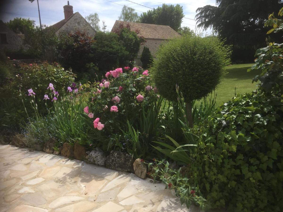 Les Premices De La Foret Bed & Breakfast *
